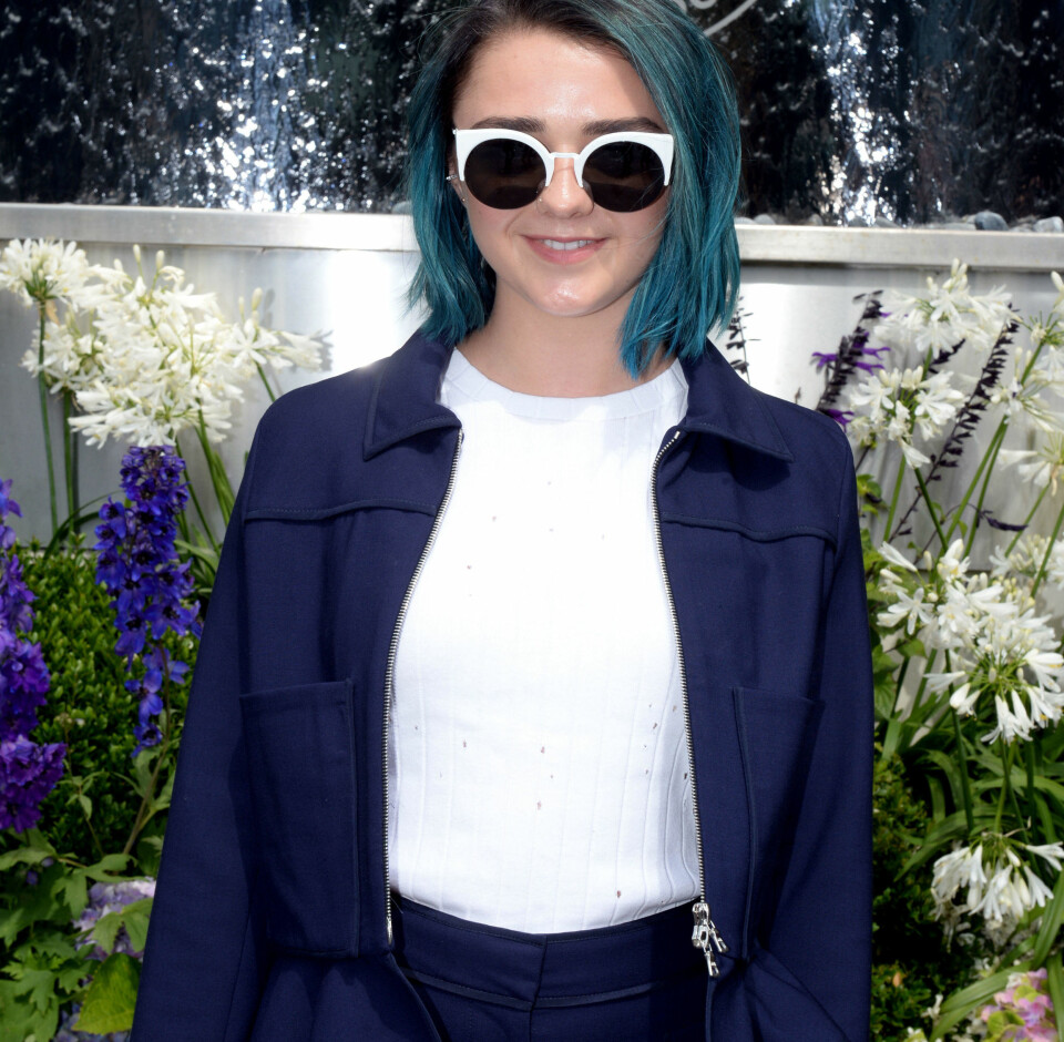 TAR TILBAKE OMBRE-TRENDEN: Maisie Williams med ny hårsveis.