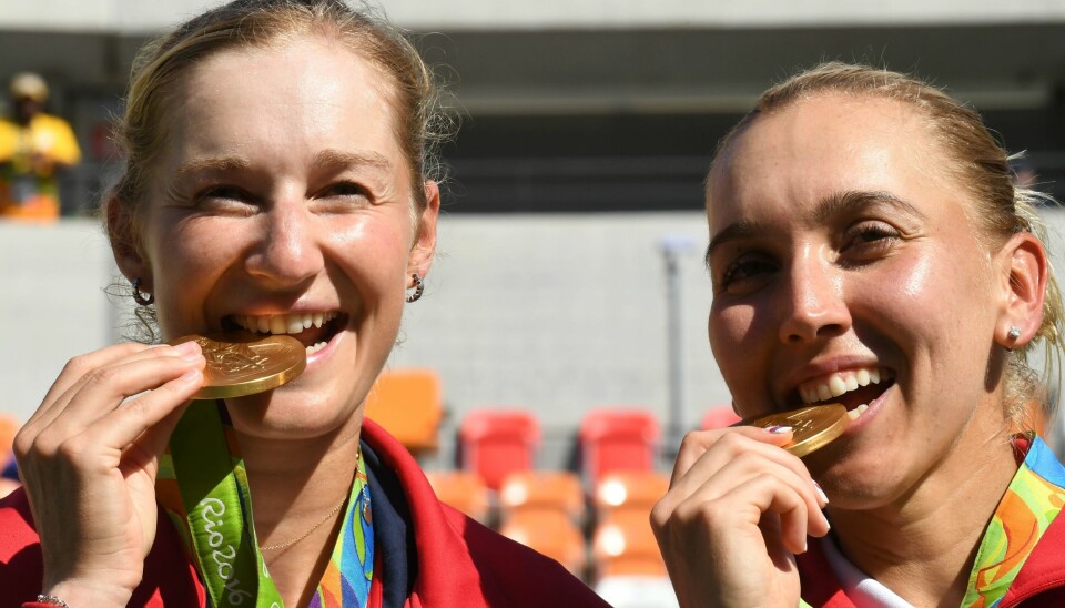 Derfor biter OL-vinnerne i medaljen