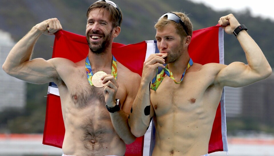 Derfor biter OL-vinnerne i medaljen