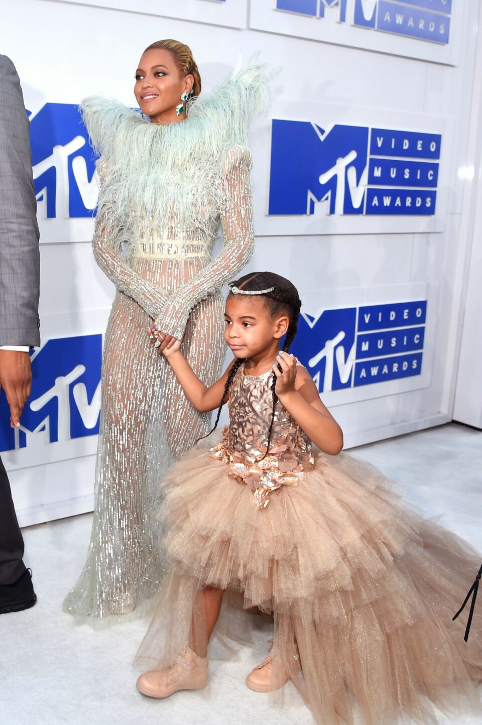 FRA MTV VIDEO MUSIC AWARDS: Beyonce og Blue Ivy poserte sammen på kjendisløperen.