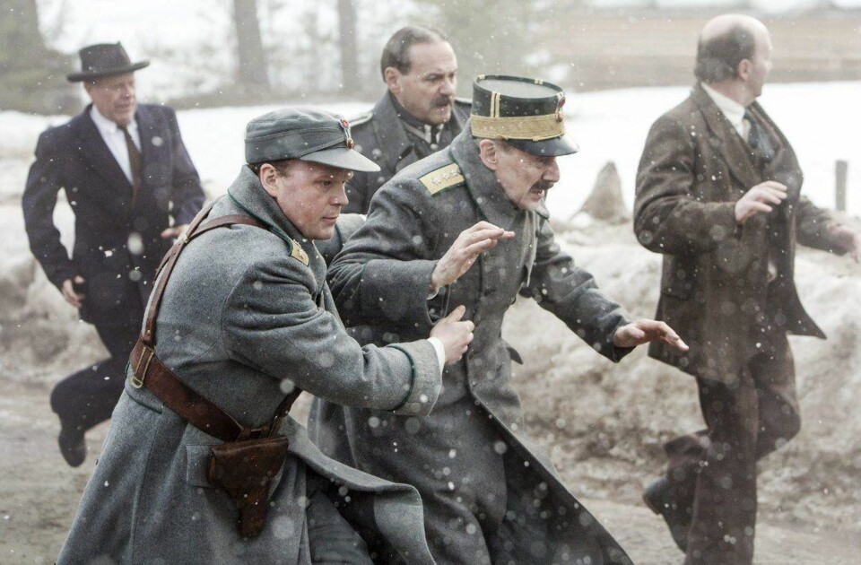 KONGENS NEI: Jesper Christensen og Anders Baasmo Christiansen spiller i den nye norske storfilmen fra 2. verdenskrig. Nå skal Tommy Wirkola lage en historisk film om «Slaget om Narvik». Foto: Agnete Brun