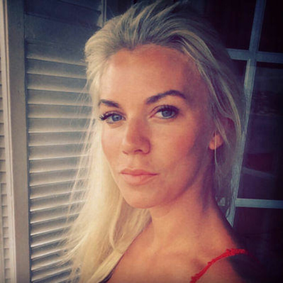 Maria er Nlp coach, utdannet innen tankestrukturer. Hun bor på en gård i Lier med sine tre barn og ektemannen Edvard Erken.