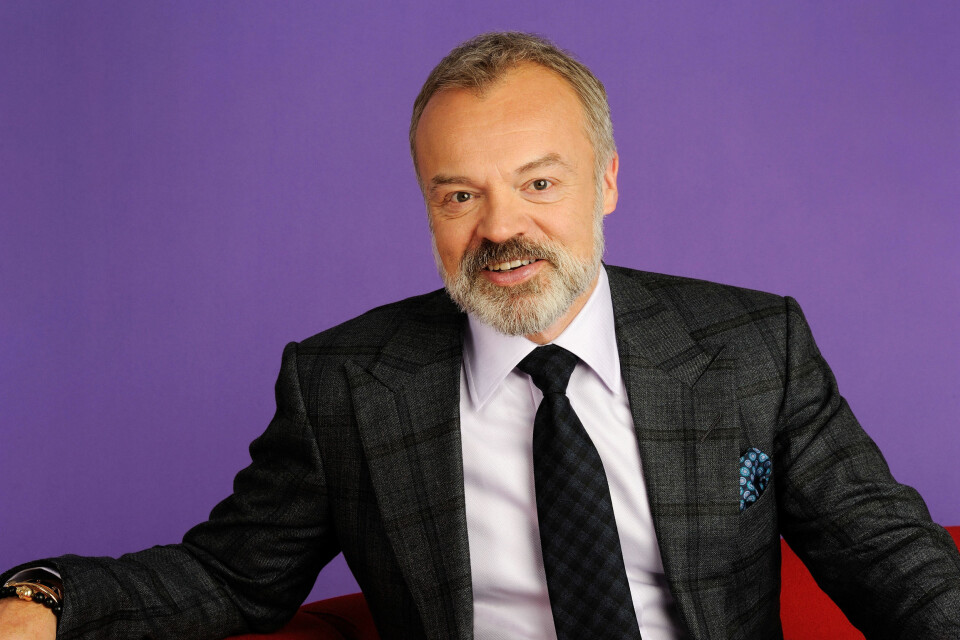 ALKOHOL: Graham Norton innrømmer at han elsker å drikke, men mener han langtifra er alene.