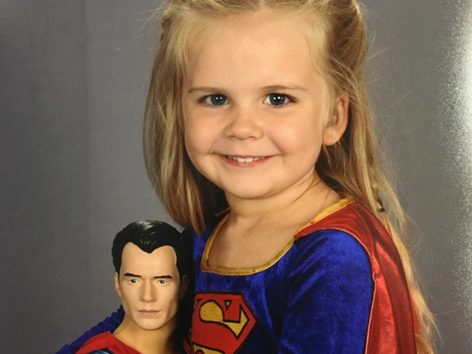 Kaylieeann (3) bestemte selv superhelt-kostyme da bildet skulle tas
