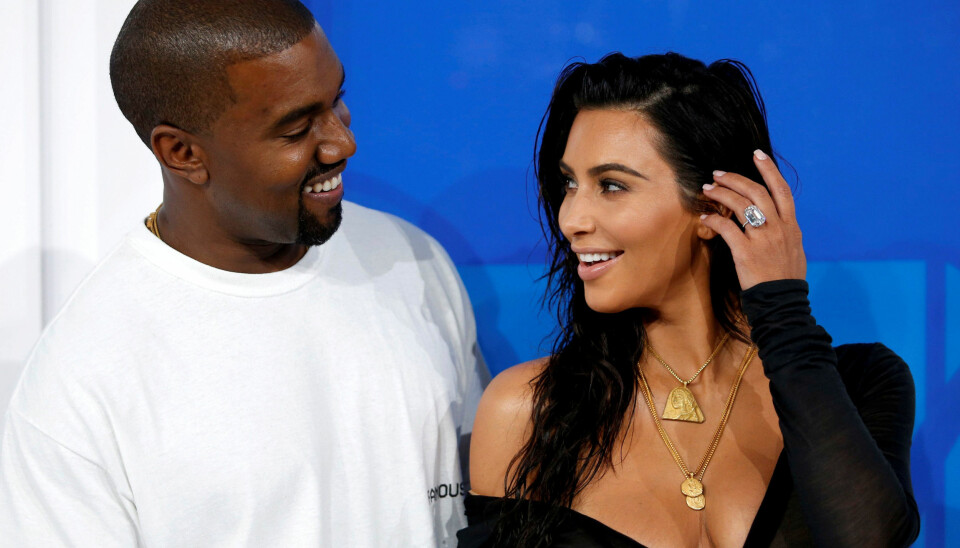 GIFT: Kim Kardashian og Kanye West har to barn sammen. Her er de sammen på MTV Music Awards i New York tidligere i år.