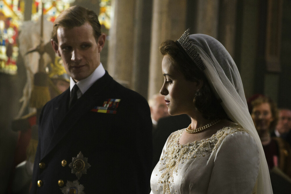 Claire Foy spiller Elizabeth II av Storbritannia og Matt Smith spiller Philip, hertug av Edinburgh, i serien The Crown.