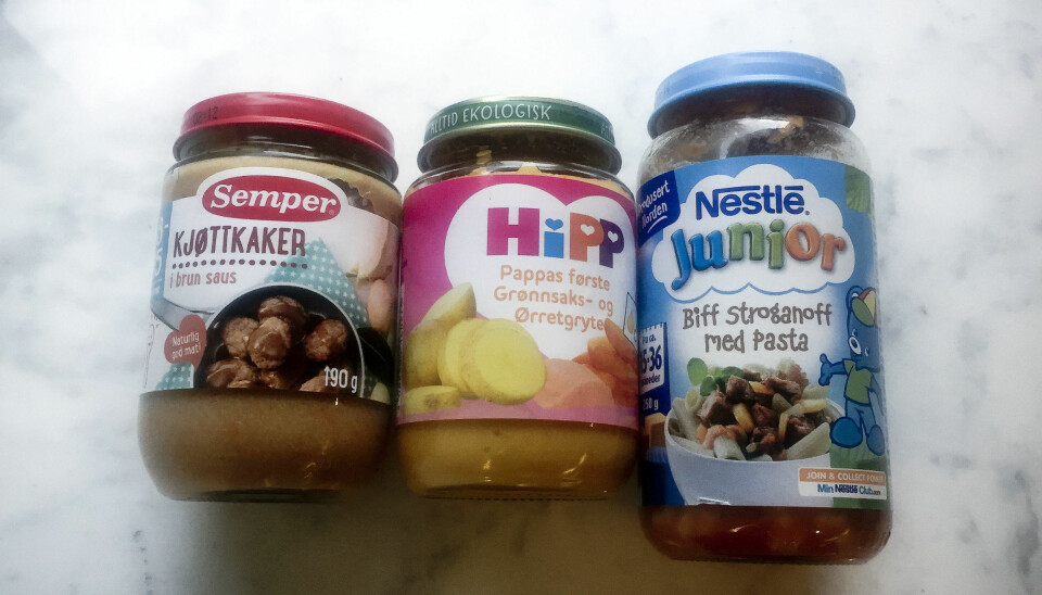 Her tester tre voksne babymat på glass