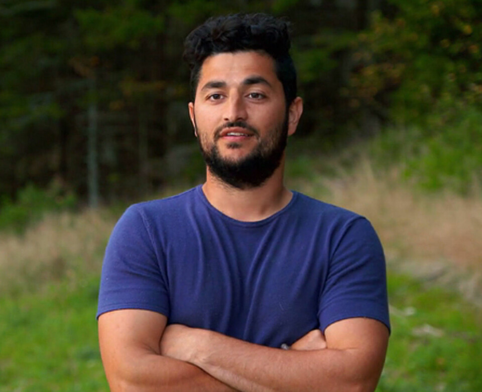 MÅTTE GI SEG: Burhan Qaderi fikk problemer med en gammel ryggskade, og måtte forlate «Farmen» mandag.