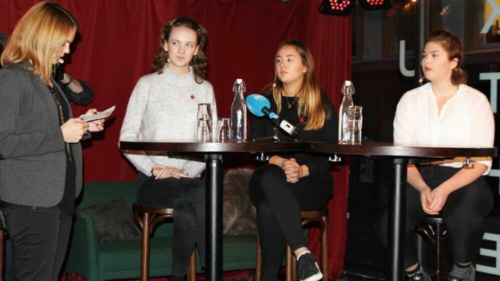 VOLD MOT KVINNER OG RUSENS ROLLE: Anna (19), Kari (19) og Oline (16)  om hvordan de opplever unge kvinners situasjon.