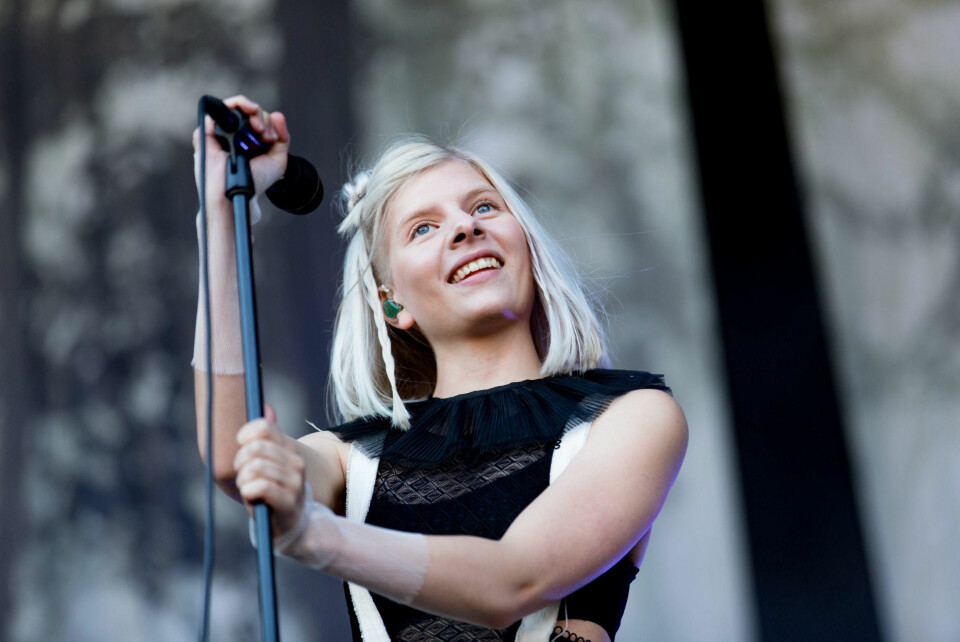 TURNÉ: Aurora skulle etter planen starte den norsk eturneen mandag - men må avlyse etter operasjonen. Her er hun på årets Øyafestival.