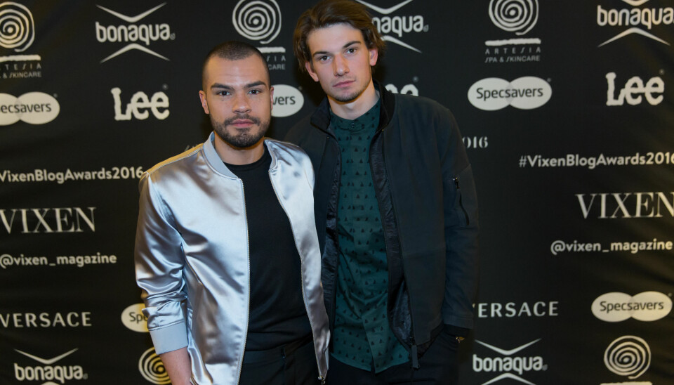 Daniel Bratterud sammen med skuespiller Thomas Hayes på rød løper under Vixen Blog Awards.