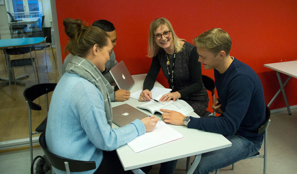 Et godt læringsmiljø: Forelesere og studenter får bedre kontakt i mindre klasserom.
