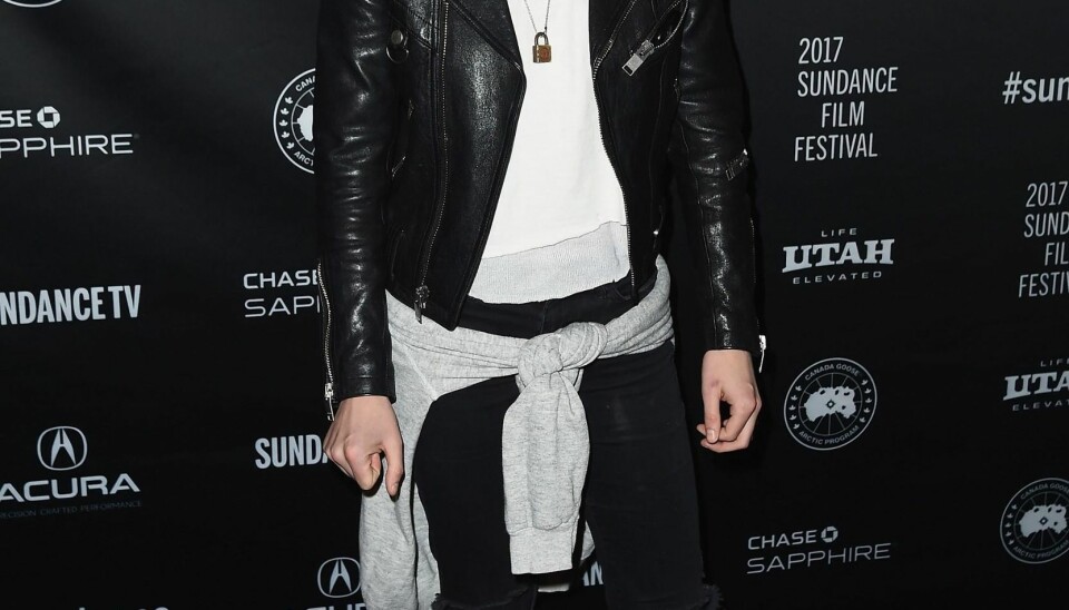 Kristen Stewart har gått blond og shavet hodet