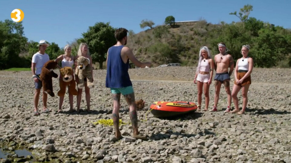 Paradise Hotel: Se Kong Halvor styre deltakerne med jernhånd på teambuilding