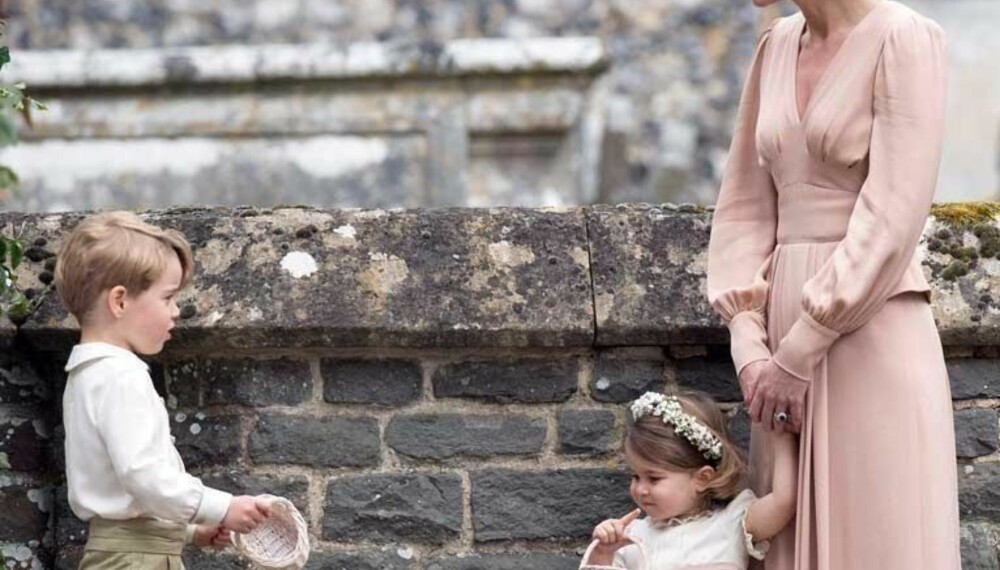 Kate sammen med barna George og Charlotte i søsteren Pippas bryllup den 20.mai.