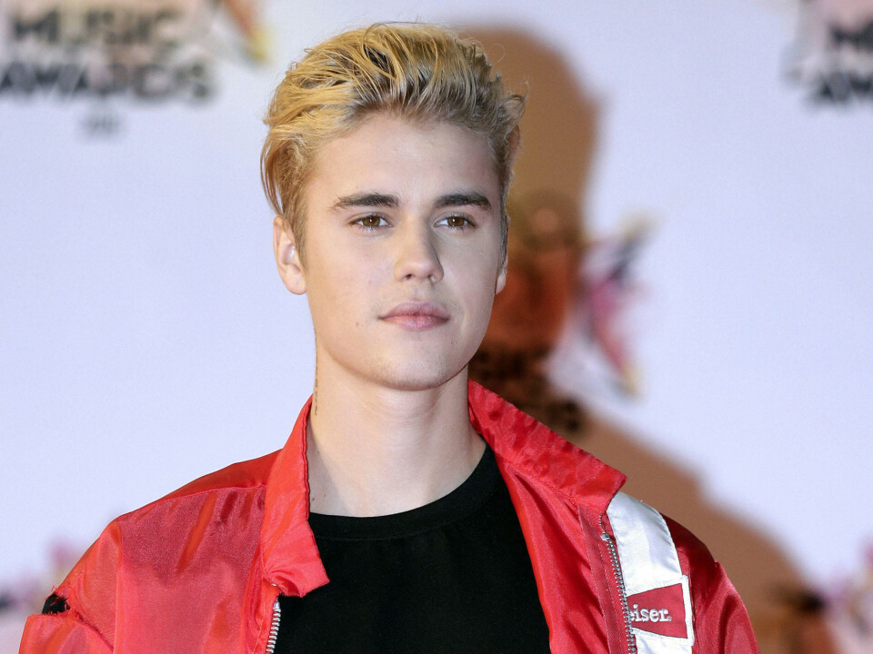 Justin Bieber gjør alt for å ordne forholdet mellom han og sin far.
