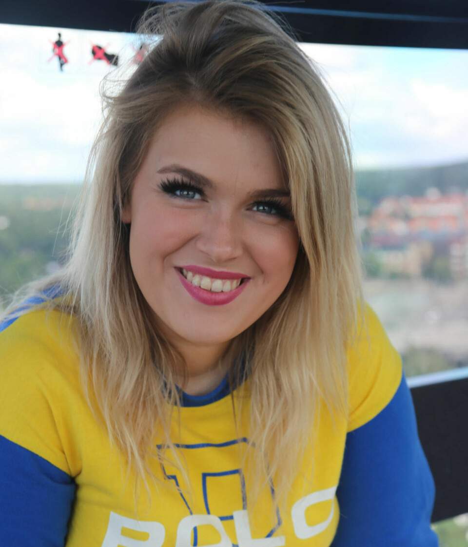 Malin (23) fikk stygge kommentarer for psoriasisen. Så bestemte hun seg for å slutte å skjule den