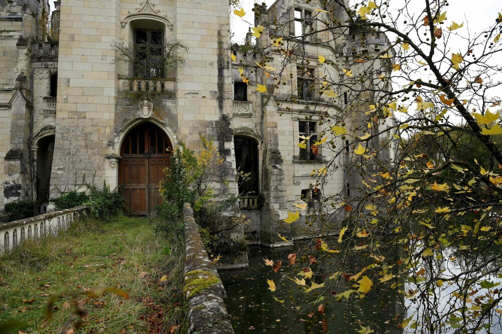 En del av det eventyrliknende slottet La Mothe-Chandeniers i Les Trois-Moutiers i Vest-Frankrike.
