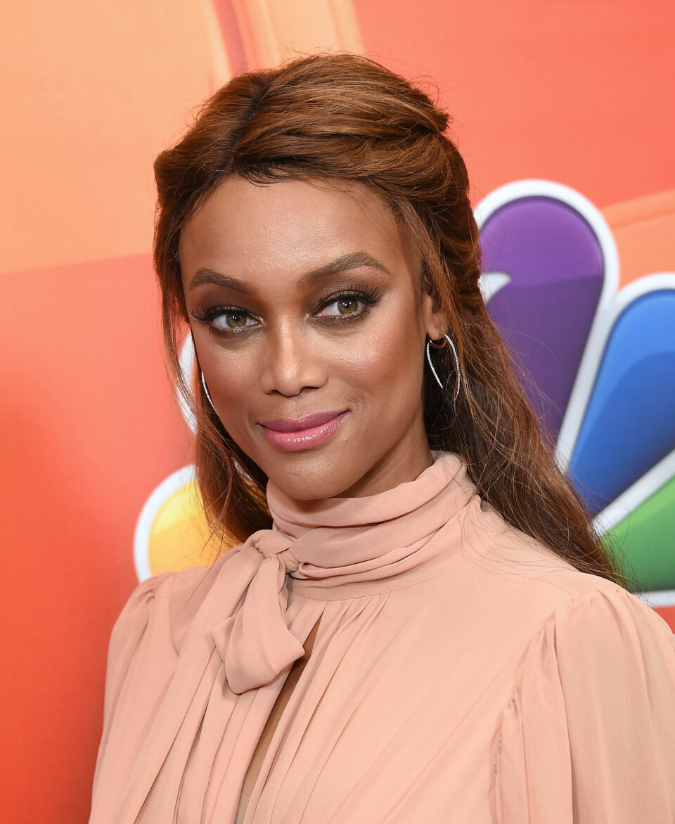 LIKER IKKE SMAKEN: Supermoddel Tyra Banks dropper drinkene.