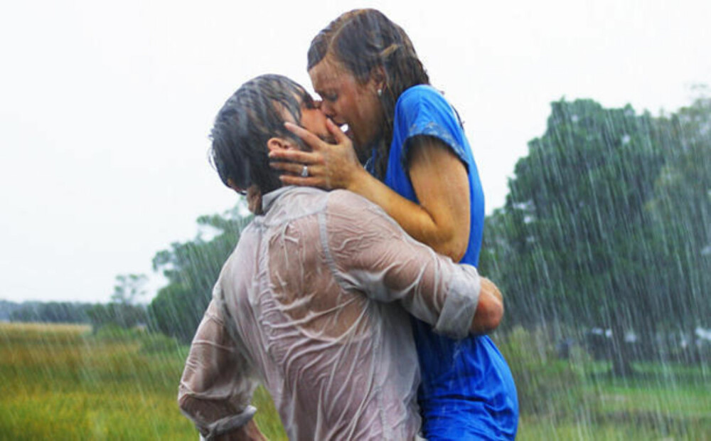 Kyssescener i regn er det nok av i romantiske filmer, og det er også The Notebooks mest kjente scene. Men hvor digg og romantisk hadde dette egentlig vært i virkeligheten?