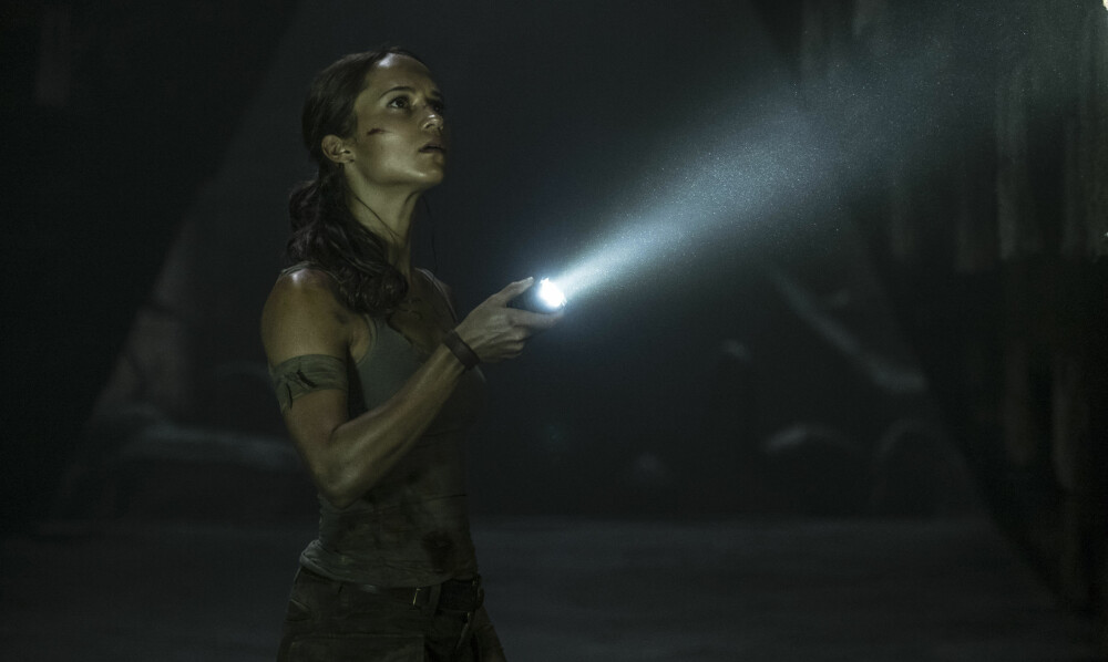 Alicia Vikander som Lara Croft i Tomb Raider.