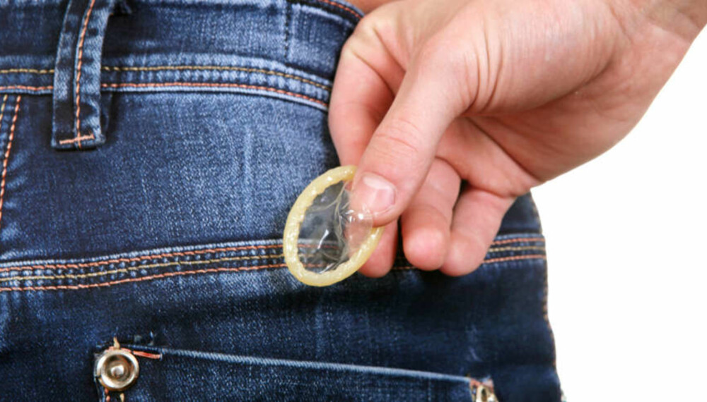 KONDOM - SLIK FINNER DU RIKTIG: Kondomer kommer i mange ulike størrelser. Det er som med bukser, du må prøve noen før du finner den som passer best. Foto: Colourbox