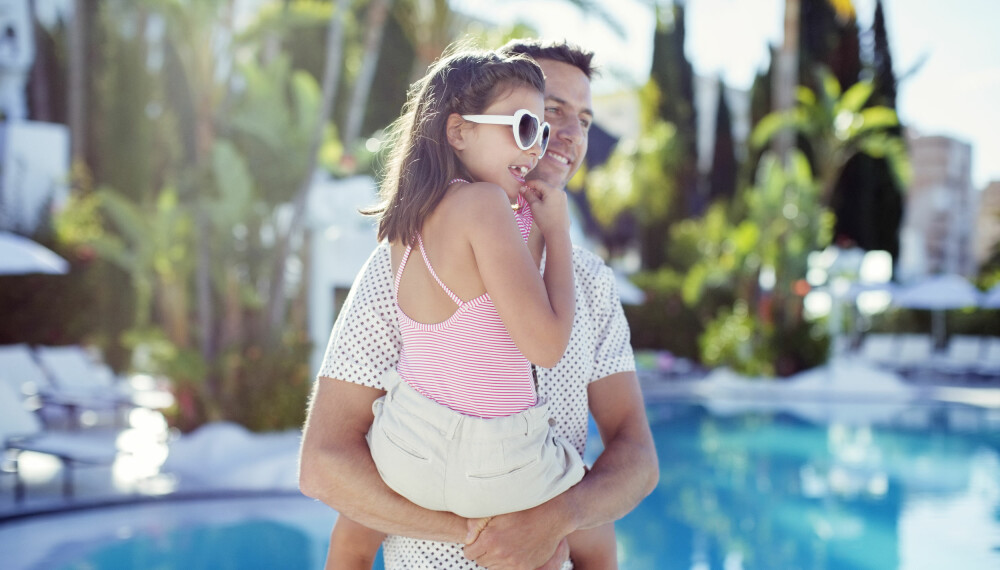 SYDENFERIE MED BARN: Planer om å legge familieferien til syden? Ekspertene gir deg tips og råd. FOTO: Getty Images SYDENFERIE MED BARN: Planer om å legge familieferien til syden? Ekspertene gir deg tips og råd. FOTO: Getty Images