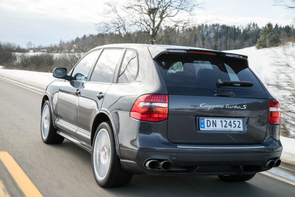HEFTIG: Med 550 hk er Cayenne Turbo S fra 2009 heller ingen sinke.