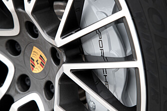 VIKTIG: Suverene bremser er en essensiell del av Porsche-opplevelsen. Nye Cayenne har så det holder.