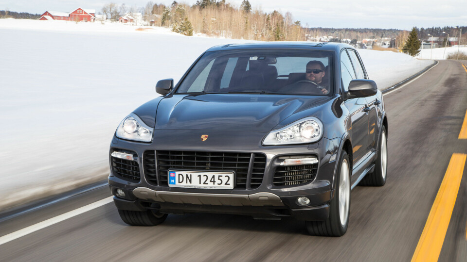 2007: Facelift av 1. generasjon. Først og fremst ny front, bedre aerodynamikk og kraftigere motorer. V8 på 4,8 liter. I 2009 kom også en turbodiesel. Viktige motorer: 3,6 VR6 med 290 hk, S med 385 hk, Turbo med 500 hk og Turbo S med 550 hk. V6 3,0 diesel med 240 hk