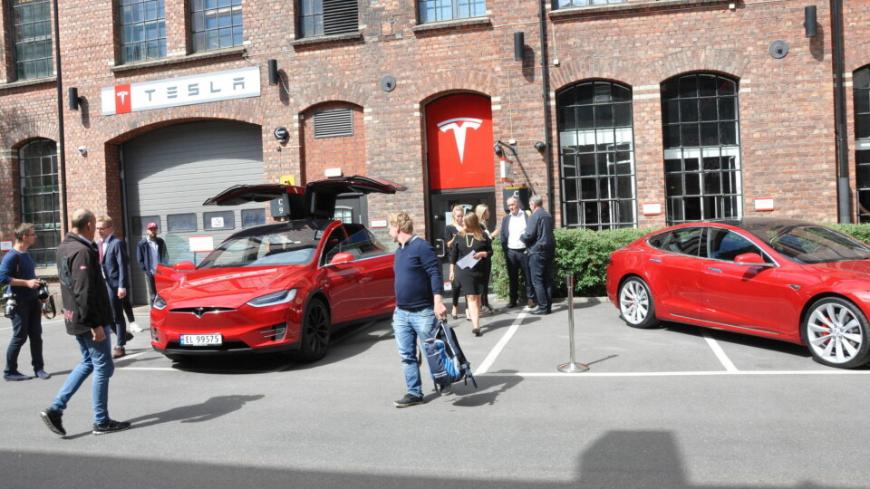 ØKTE SALGET MED 94%: Tesla har nok å gjøre – selv om de ikke har fått på plass volummodellen, Model 3, enda. Faktisk har man økt salget i Norge med hele 94 prosent, sammenlignet med samme periode i fjor.