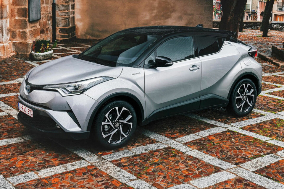 Toyota er mest verdt av alle bilmerker, dette er crossoveren C-HR som også selger godt i det norske markedet.