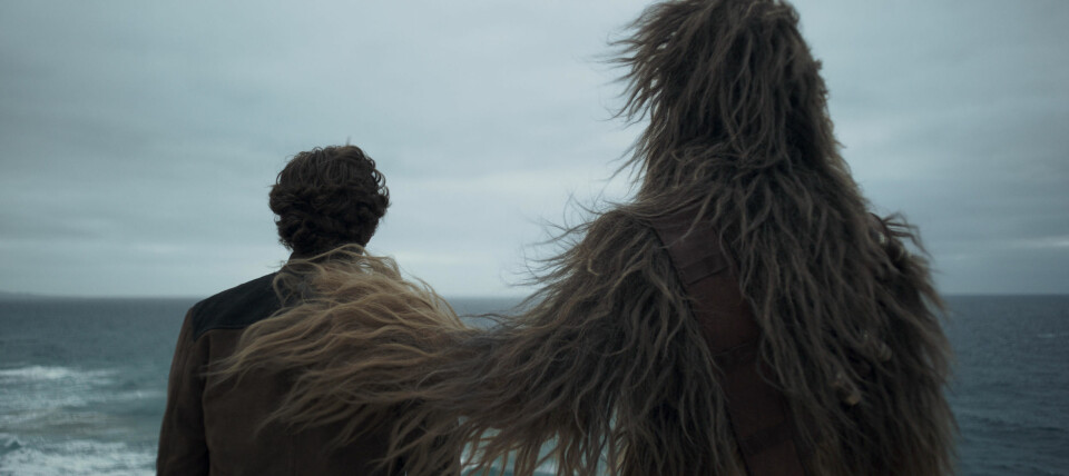 GODE VENNER: Joonas Suotamo forteller at han og Alden Ehrenreich, som spiller Han Solo, ble gode venner under innspilling.