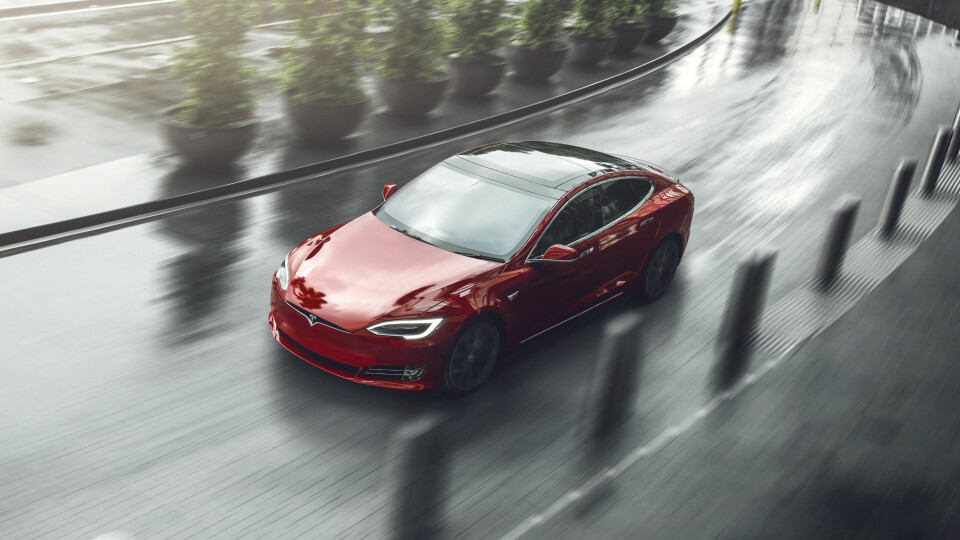TESLA MODEL S: Tesla Model S er en bil svært mange i Norge har kjøpt de senere årene. Den amerikanske elbilen kommer veldig gunstig ut av norsk avgiftspolitikk - og byr dessuten på god plass. Ja, også har den til dels ekstreme ytelser.