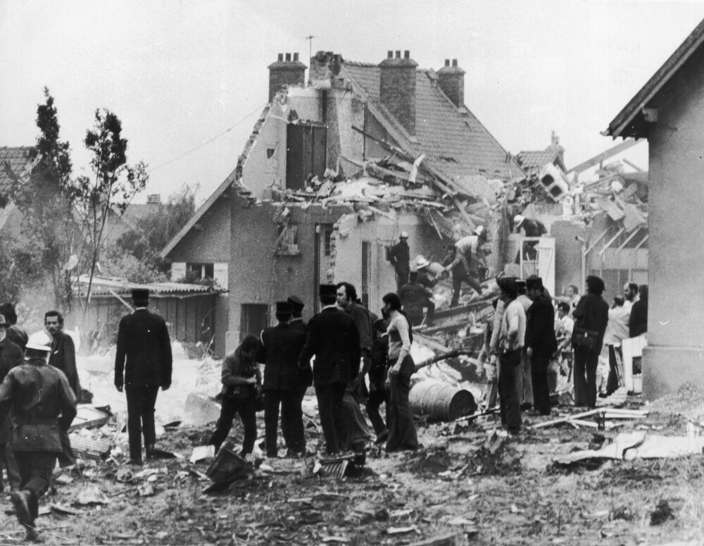 <b>EKSPLODERTE:</b> Tupolev 144 eksploderte over landsbyen Goussainville, ikke langt fra Charles de Gaulle internasjonale lufthavn. Alle seks om bord omkom, foruten åtte personer på bakken.