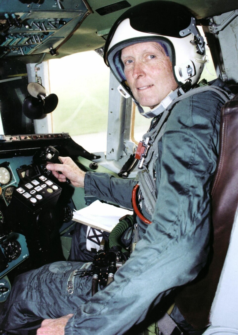 I COCKPIT: Ett Tupolev TU-144 ble leid inn av NASA som flygende laboratorium. Her ser vi forskningspilot Gordon Fullerton bak spakene.