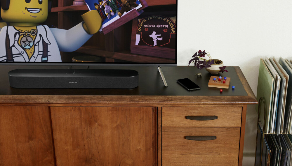 <b>USYNLIG: </b>Med riktig TV og riktige farger, så blir Sonos Beam nesten usynlig.