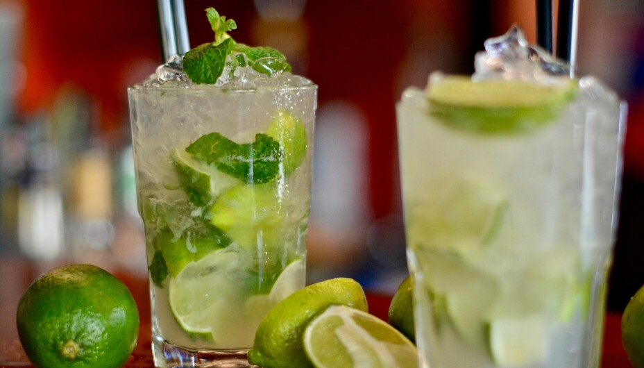 SOMMERDRINK: Hvem sier nei til en god sommerdrink? Mojito er alltid en sikker vinner! SOMMERDRINK: Hvem sier nei til en god sommerdrink? Mojito er alltid en sikker vinner!