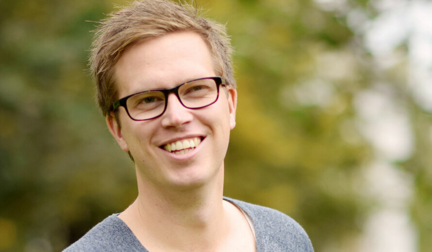 ENKLESTE VEI: Lynet vil alltid velge den enkleste, og dermed korteste, veien, altså den veien med minst motstand, fra skya og ned i jorda. Derfor bør en under alle omstendigheter unngå å være ved det høyeste punktet i terrenget, sier, Martin Granerød, statsmeteorolog ved Meteorologisk institutt.
