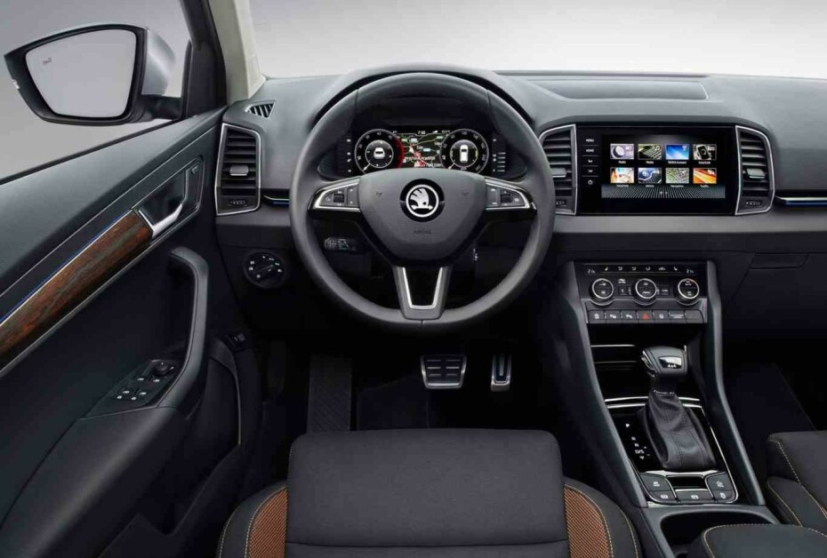 Små endringer også innvendig, Karoq Scout kommer med digitalt instrumentpanel.