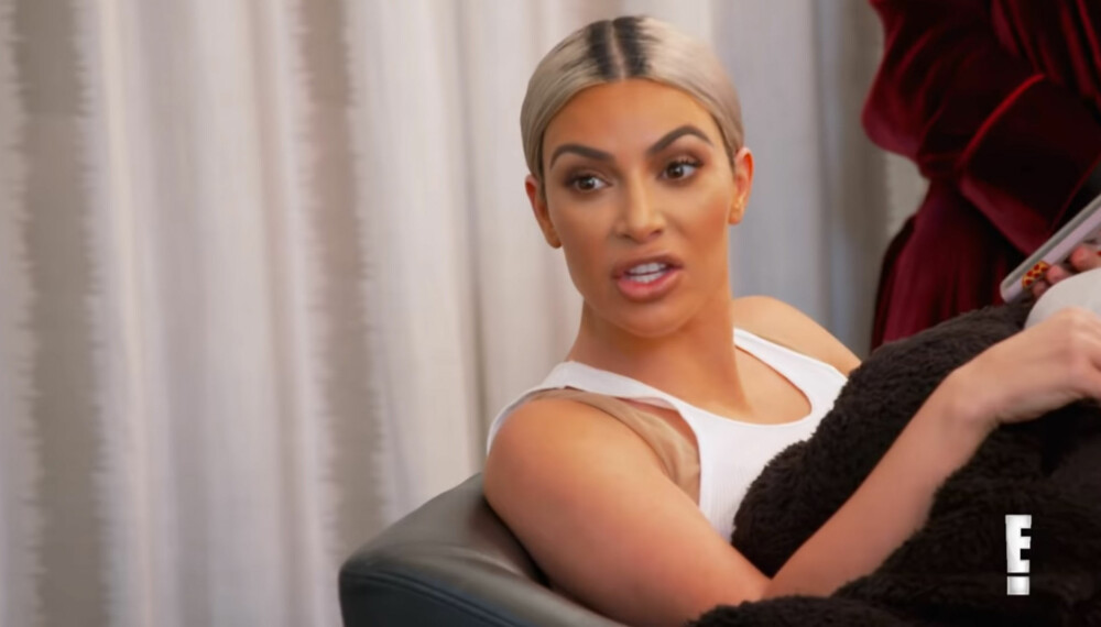 RASER MOT SØSTEREN: Det blir for mye for Kim Kardashian i den første episoden i den nye sesongen av Keeping Up With The Kardashians.