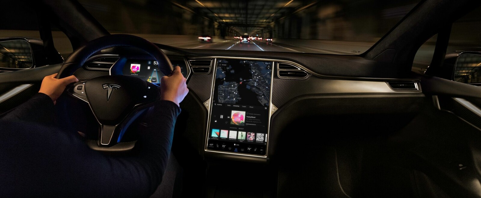 <b>TESLA AUTOPILOT:</b> Tesla ruller ut en gratis prøveperiode på Autopilot i Norge.