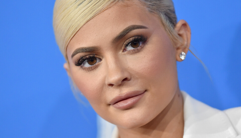 TOK UT FILLERS: Kylie Jenner tok i sommer ut leppefillerne hun har blitt verdenskjent for. Den unge makeupgründeren pryder nå forsiden av Vogue Australia, hvor hun snakker ut om blant annet dét. Her på MTV Video Music Awards 20. august 2018.