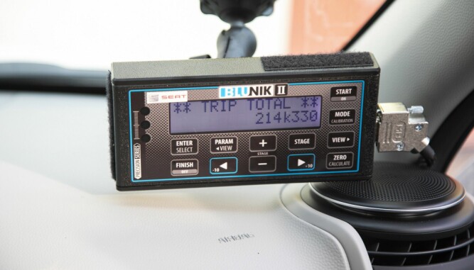 <b>TEST AV REKKEVIDDE: </b>Eksakte målinger ble tatt via montering av Blunik måleinstrumenter i hver bil.