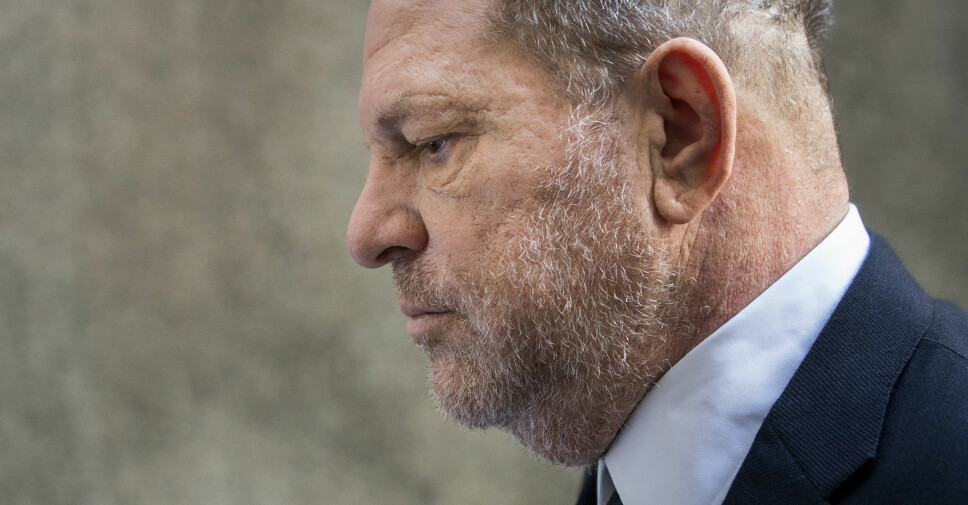 ERKJENTE IKKE STRAFFSKYLD: Harvey Weinstein utenfor førsteinstansdomstolen i New York juni 2018.