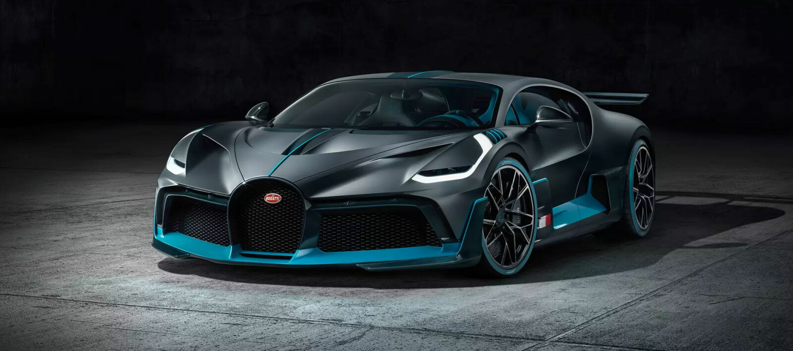 <b>BUGATTO DIVO:</b> Bugatti har avduket superluksusbilen Divo. Prisen er svimlende 50 millioner kroner.