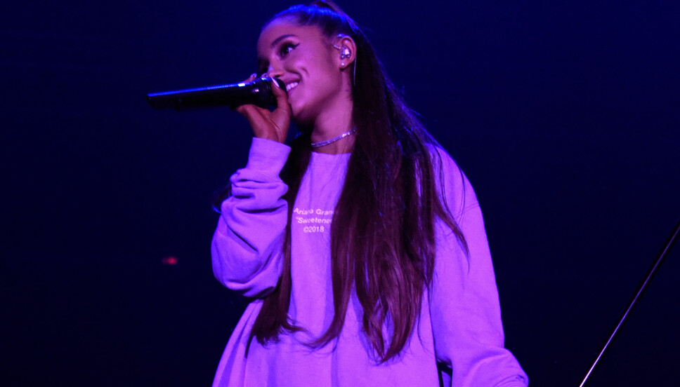 Elsker fansen: Ariana Grande gav alt for fansen på en konsert i LA i helgen.