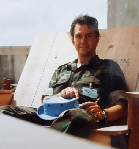 <b>I TJENESTE: </b>Lars Christian Braavold i Mogadishu i 1993, med en lyseblå FN-utgave av hatten amerikanerne likte å gå med.