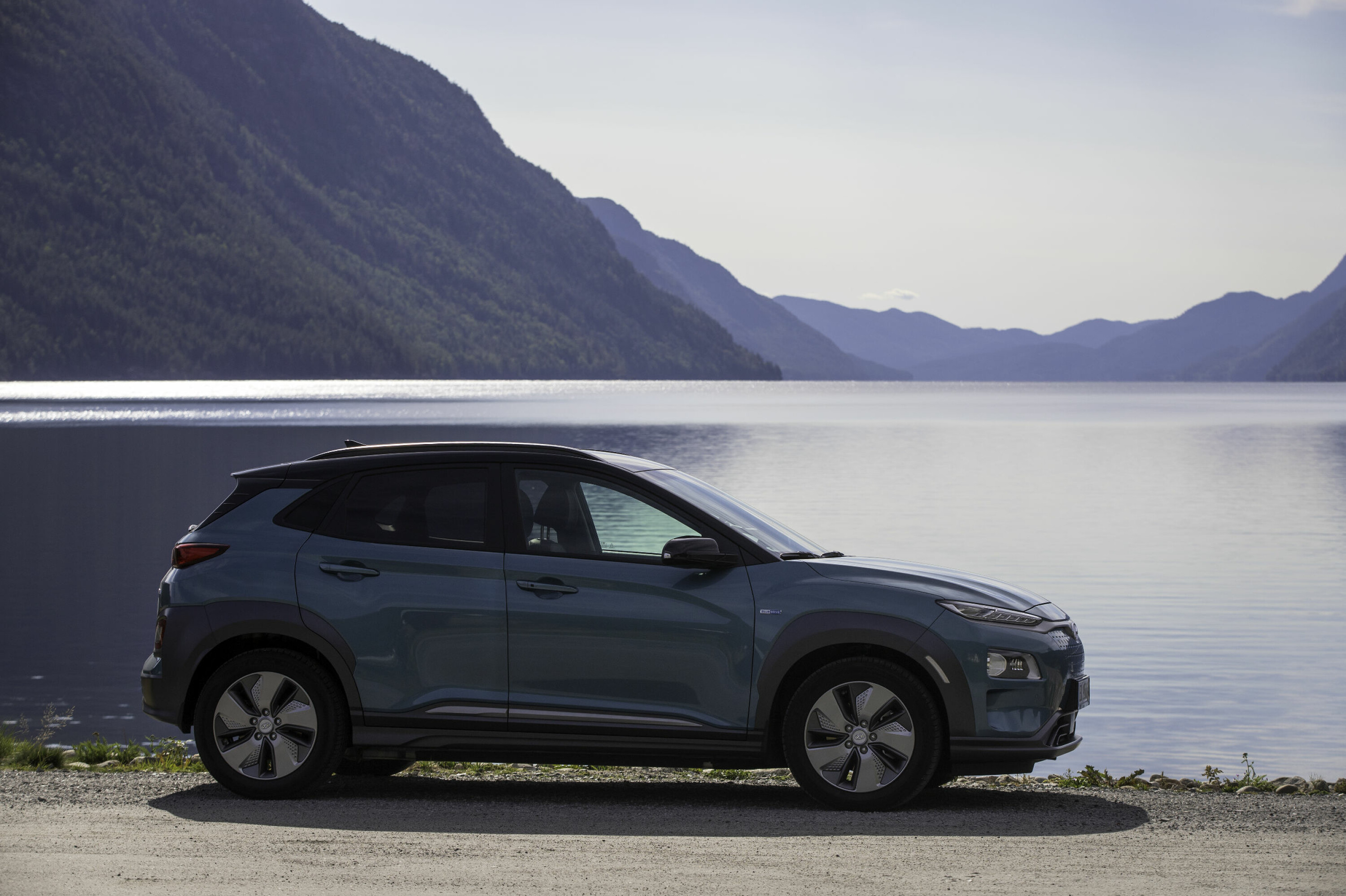 FØRSTE ETAPPE: Etter 160 kilometer har vi nådd nordenden av Tinnsjå. Kona Electric har fortsatt over 300 kilometer igjen på batteriet, ifølge rekkeviddeindikatoren.