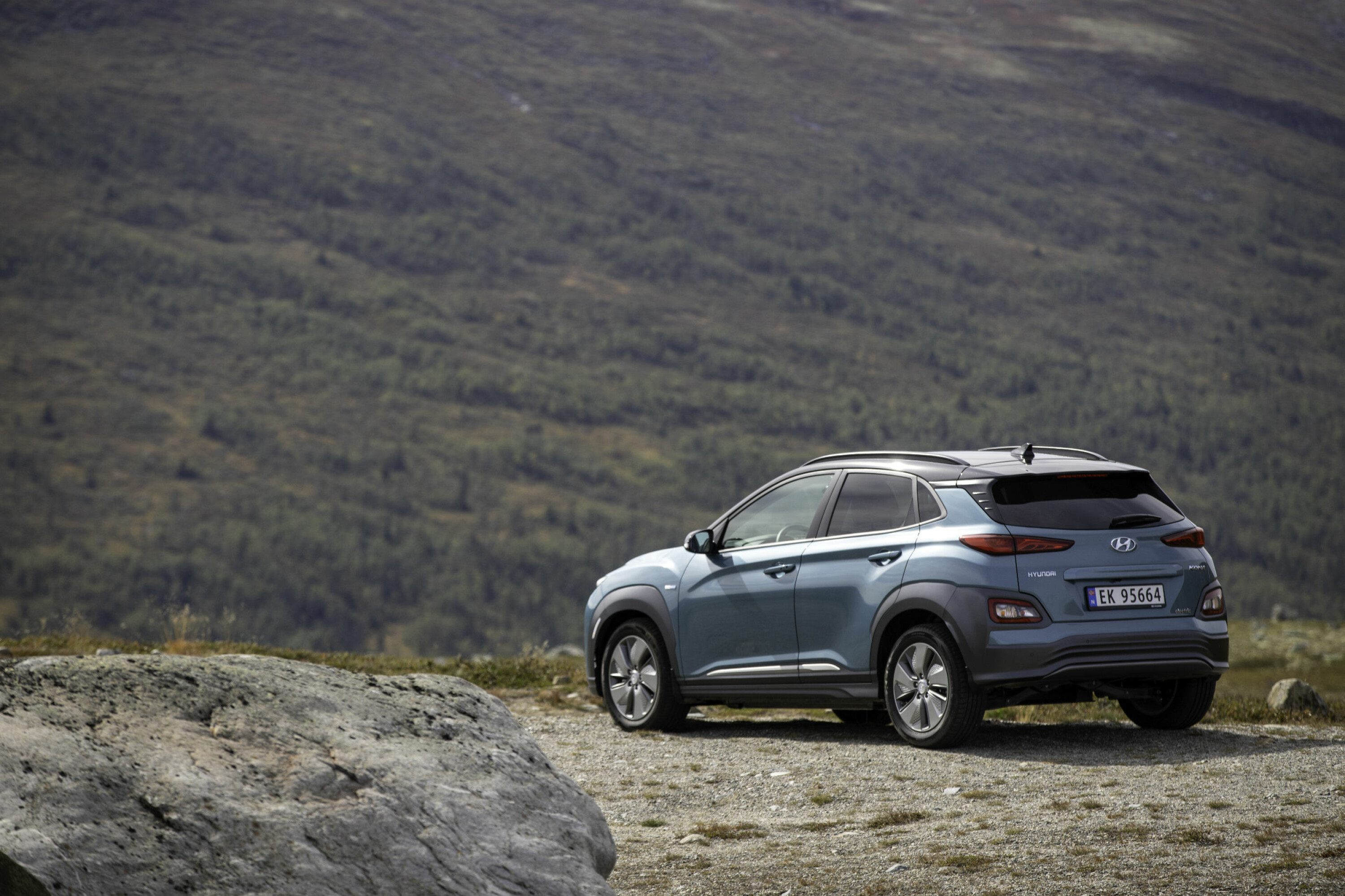 TEST AV HYUNDAI KONA: Aldri har en langtur med elbil vært like bekymringsløs som dette
